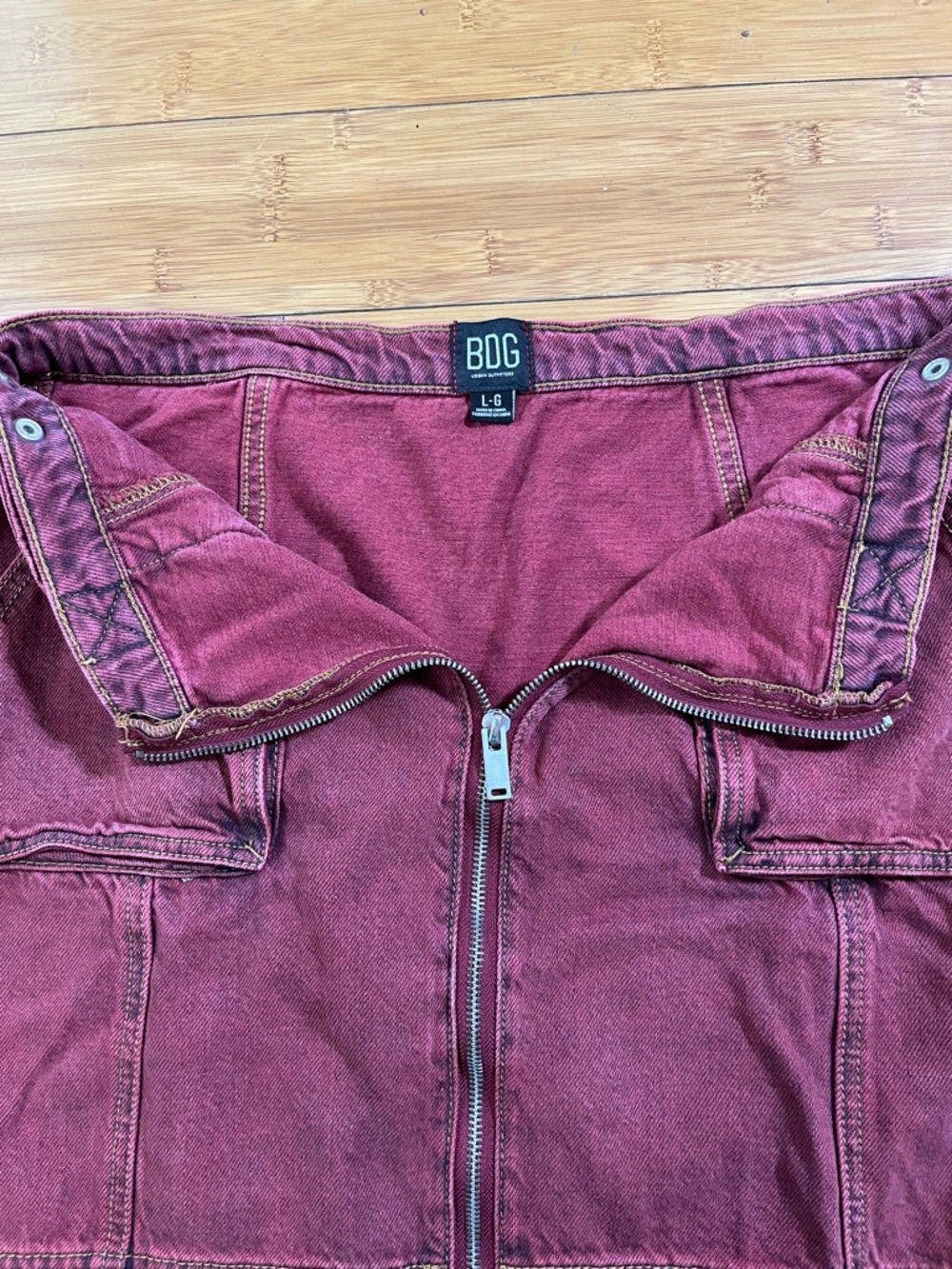BDG Urban Outfitters Stone Wash Utility Chic Denim Berry Front-Zip Mini Skirt - Picture 4 of 10